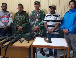 Kelompok Bersenjata Kembalikan Senjata TNI