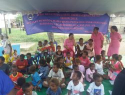 Bhayangkari Merauke Berikan Jalinan Kasih Pada Mama-mama dan Anak Papua