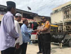 Polresta Jayapura Serahkan Hewan Kurban ke Masjid dan Pesantren
