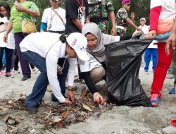 Menteri BUMN Rini Soemarno Ajak Masyarakat Papua dan Kota Jayapura Jangan Buang Sampah Ke Laut