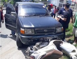 Mobil Kijang Kapsul Senggol Motor Mio Fino Beruntung Korban Selamat
