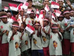 Tim Binmas Noken Polri  Tanamkan Wawasan Kebangsaan Bagi Siswa SD Massi