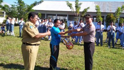 Kasat Binmas Polres Keerom Sosialisasikan Satgas Saber Pungli di SMK Betlehem