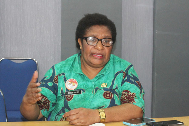 Kepala Disdukcapil Papua, Ribka Haluk