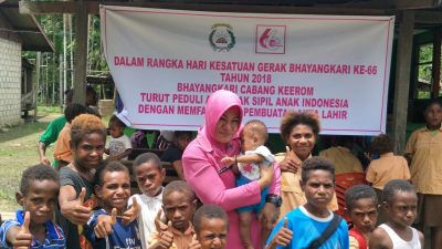Bhayangkari Keerom Anjangsana ke Kampung Ubiyau dan Sawanawa