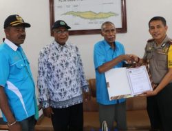 Berhasil Dalam Mengayomi Masyarakat, Kapolres Kep. Yapen Dapat Penghargaan Dari Dewan Adat Wil. II Saireri Daerah Yapen