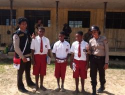 Cerdaskan Anak Bangsa, Binmas Noken Polri Gandeng TNI dan IPDN Jangkau Sekolah Di Pedalaman Pegunungan Bintang