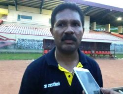 Eduard Ivakdalam Siap Latih Tim Sepakbola PON Papua, Jika Dipercaya