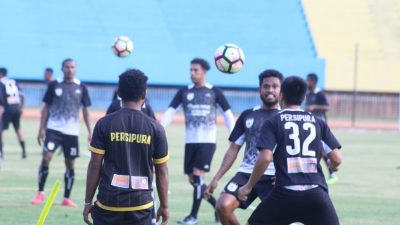 Laga Persipura Vs Persija Sama-sama Buru Poin