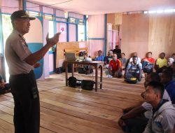Polisi Ajak Warga Kampung Putali Sentani Bertani Hidroponik