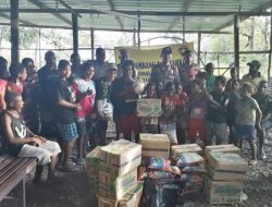 Bangun Kemitraan, SatBinmas Polres Yahukimo Sambangi Masyarakat Anggruk