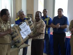 Bank Papua Serahkan Alat Paska Panen Kopi Kepada Pemda Jayawijaya