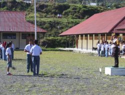 Peringatan Hari Guru Nasional, Kapolres Puncak Jaya Pimpin Upacara