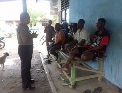 Polsek Depapre Sosialisasi Anti Hoax Di Kampung Waiya