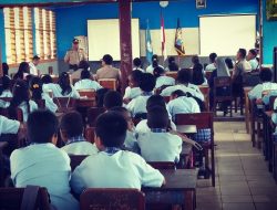 Satbinmas Nabire Motivasi Pelajar SMP