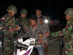 Tentara Penjaga Perbatasan Amankan 1 Kg Ganja Dan Puluhan Botol Miras Illegal