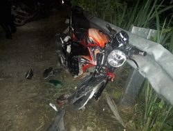 Kecelakaan Lalu Lintas Motor Versus Motor di Abe Pantai, Pengendara Motor Patah Kaki