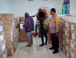 Polisi Kawal Distribusi 408 Koli Logistik Pemilu di Paniai