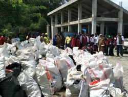 Aksi Bersih, 2,5 Ton Sampah Teluk Youtefa Terkumpul, BKSDA Harap Masyarakat Peduli Kebersihan