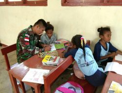 Begini Aksi Serda Sigit, Jadi Guru di SD Inpres Yowong, Keerom