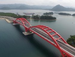 Jembatan Merah Holtekamp Karya Anak Bangsa, Ikon Baru Indonesia di Papua