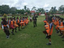 Personel Satgas Pamtas Yonif PR 328/DGH Jadi Instruktur Latihan PBB di SD Inpres Arso 8
