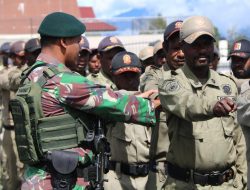 Di Puncak Jaya, TNI Bantu Satpol PP Latihan PBB