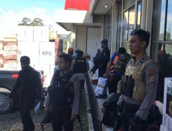 78 KPPS Demo Honor Lantaran Pemda Waropen Tak Cairkan Dana Hibah