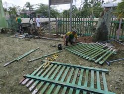 Gelar Karya Bakti, Satgas Pamtas Yonif 328/DGH Perbaiki Sarana dan Fasilitas Sekolah