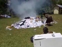 Masyarakat Bakar Surat Suara Lantaran Bupati Puncak Jaya Ikat Suara Pilpres, Begini Tanggapan Bawaslu Papua