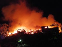 Puluhan Rumah di APO Terbakar