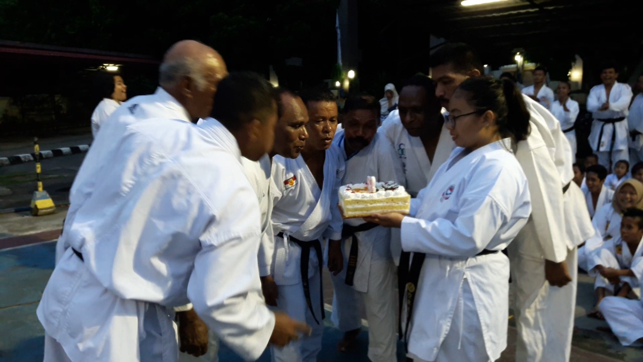 Memperingati Ke-52 Tahun Perguruan Karate, KKI Papua Berlatih Bersama