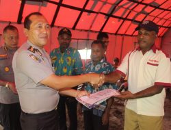 Polda Papua Serahkan Bantuan Pada Korban Banjir Bandang Sentani