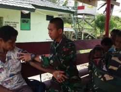 Warga Datangi Pos Satgas Yonif 752/Woroagi Untuk Berobat