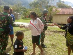 Bangun Silatuhrami Dengan Masyarakat, Satgas Yonif 725/WRG Gelar Komunikasi Sosial
