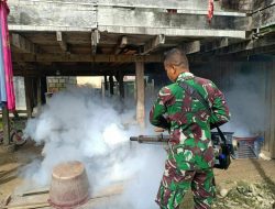 Cegah Malaria, Satgas Pamtas Yonif PR 328/DGH Lakukan Fogging di Kampung Bugis