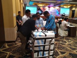 Tuntut PSU di Tolikara, Caleg Ini Bawa Kotak dan Surat Suara Tersegel di Pleno KPU Provinsi Papua