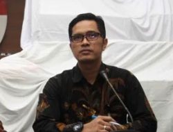 Mantan Kepala Dinas PU Papua Resmi Ditahan KPK