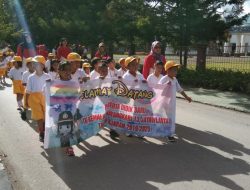 TK Kemala Bhayangkari Gelar Jalan Santai Bersama
