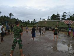 Begini Kompaknya Satgas TMMD 105 Kodim 1710/Mimika dengan Warga Kampung Mandiri Jaya