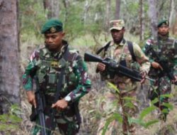 TNI bersama Tentara Port Moresby Lakukan Patroli Bersama di Perbatasan