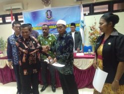 Wabup Jayapura Minta Petugas Sembelih Tidak Ada Yang Gagal Potong Hewan Kurban