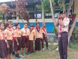 25 Perserta Pramuka Binaan Kodim 1709/Yawa Mendapat Pelatihan Gunakan Kompas dan Mendirikan Tenda