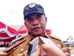 Bupati Bovendigul Himbau Mahasiswa Lanjutkan Kuliah