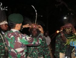 Cara Adat Suku Kanum Gelar Syukuran Tiga Putranya Menjadi TNI