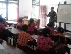 Ini Cara TNI Tumbuhkan Cinta Tanah Air Kepada Murid SD Impres Warari