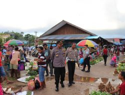 Kapolres Ajak Masyarakat di Pasar di Biak Jaga Kamtibmas
