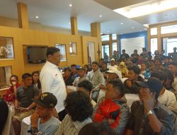 Menko Polhukam Wiranto Tatap Muka Dengan Pengungsi Wamena di Timika