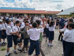 Awal Sekolah, Siswa Dan Guru Gelar Bermain Bersama