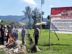 Polres Mambra Kerja Bhakti Bersihkan Sampah di Kasonaweja